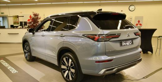 Mitsubishi Outlander PHEV - The Road To Outlander
