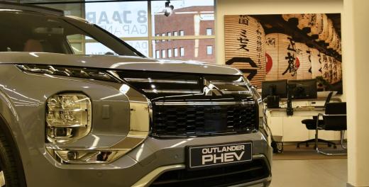 Mitsubishi Outlander PHEV - The Road To Outlander