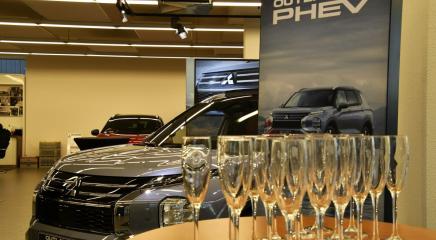 Mitsubishi Outlander PHEV - The Road To Outlander